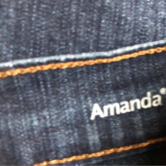 Gloria Vanderbilt Slimming Effect High Rise Capris Jeans - Picture 5 of 5